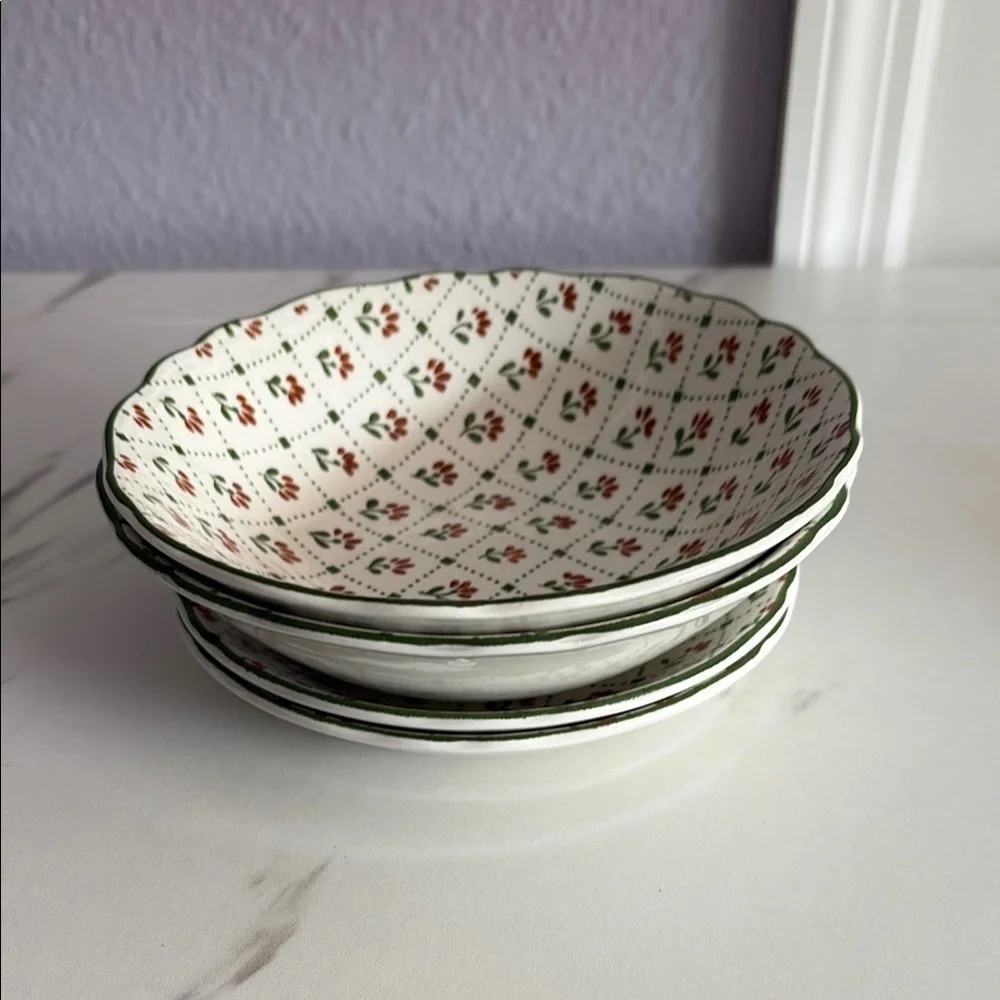 Johnson Brothers Red and Green Dinnerware Set - Picture 5 of 5